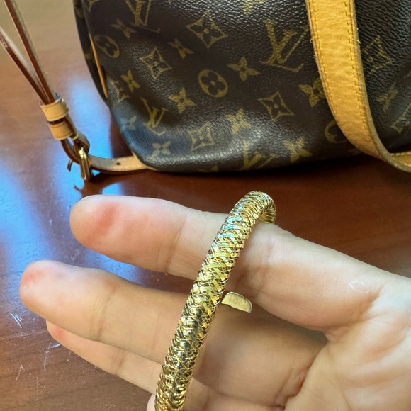 Authentic Roberto Coin Primavera Wrap Bangle with Diamonds – 18K Yellow Gold - Picture 7 of 13